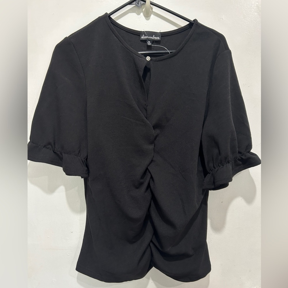 💥3/$10💥Alison Andrews black top